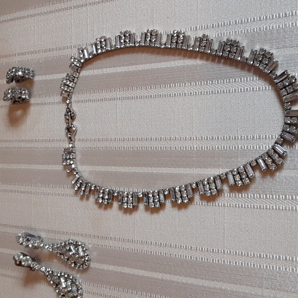 Vintage necklace & earrings set